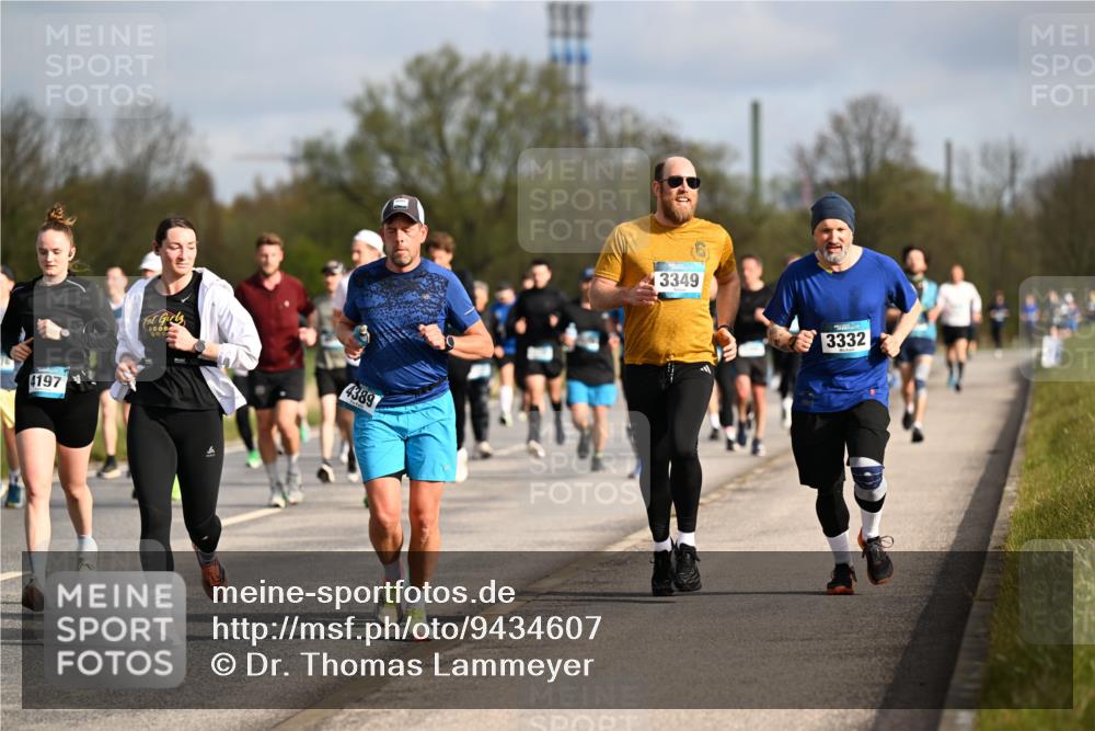 12.04.2026 - 45. Internationalen Wilhelmsburger Insellauf Dr. Thomas Lammeyer http://msf.ph/oto/9434607 12.04.2026 09:21:45 Laufen 4197, 4389, 3349, 3332 meine-sportfotos.de