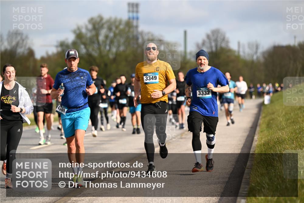 12.04.2026 - 45. Internationalen Wilhelmsburger Insellauf Dr. Thomas Lammeyer http://msf.ph/oto/9434608 12.04.2026 09:21:46 Laufen 4389, 3349, 3332 meine-sportfotos.de