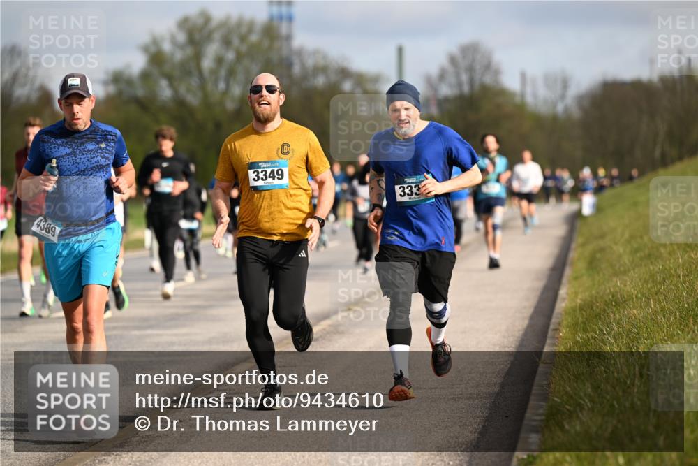 12.04.2026 - 45. Internationalen Wilhelmsburger Insellauf Dr. Thomas Lammeyer http://msf.ph/oto/9434610 12.04.2026 09:21:47 Laufen 4389, 3349, 333 meine-sportfotos.de