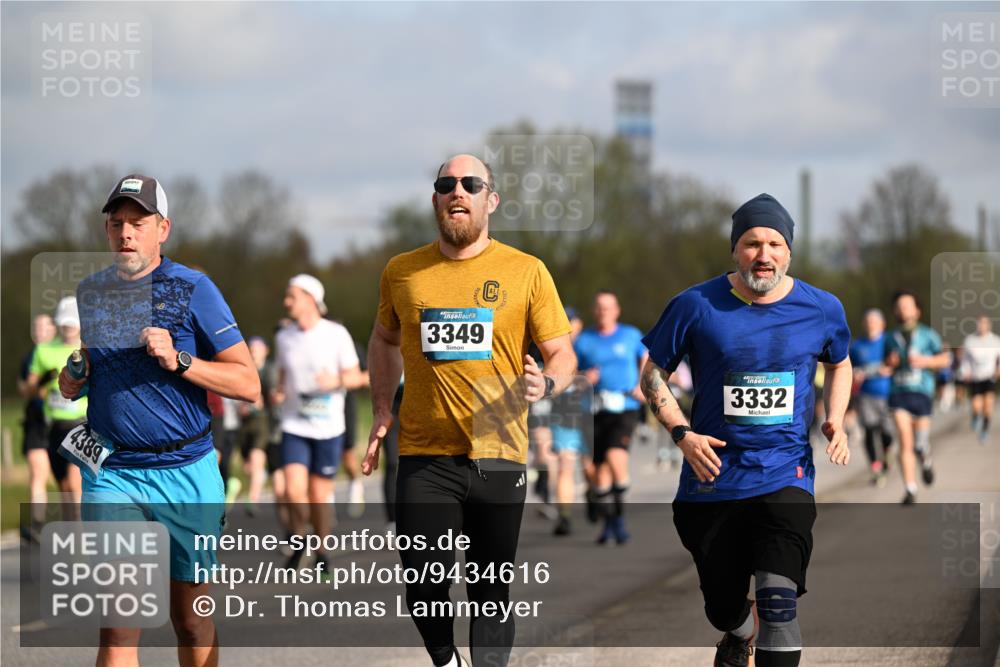 12.04.2026 - 45. Internationalen Wilhelmsburger Insellauf Dr. Thomas Lammeyer http://msf.ph/oto/9434616 12.04.2026 09:21:48 Laufen 4389, 3349, 3332 meine-sportfotos.de