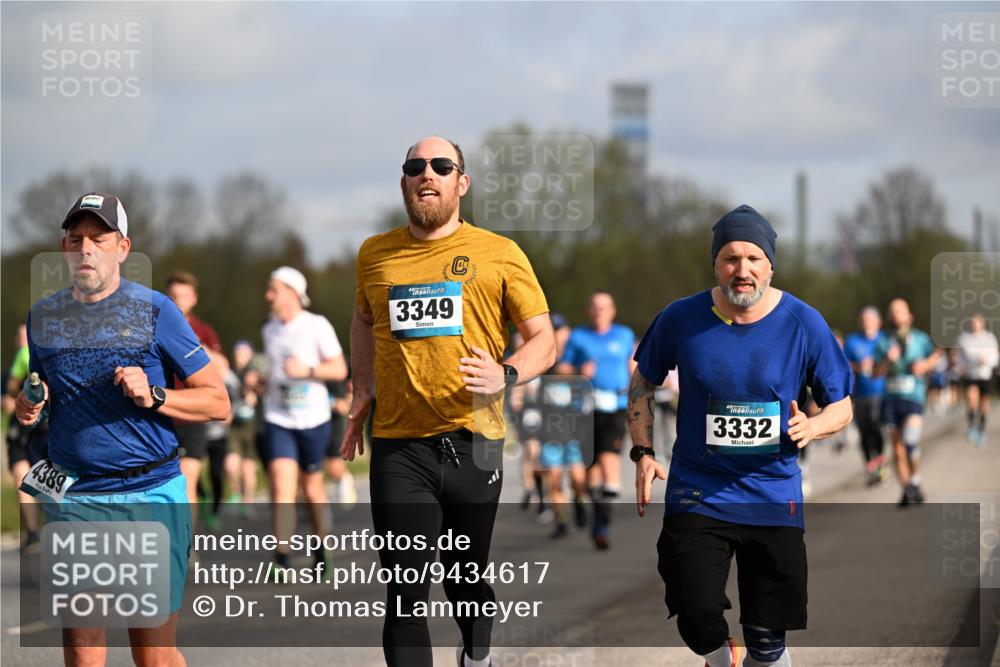 12.04.2026 - 45. Internationalen Wilhelmsburger Insellauf Dr. Thomas Lammeyer http://msf.ph/oto/9434617 12.04.2026 09:21:48 Laufen 4389, 3349, 1, 3332 meine-sportfotos.de