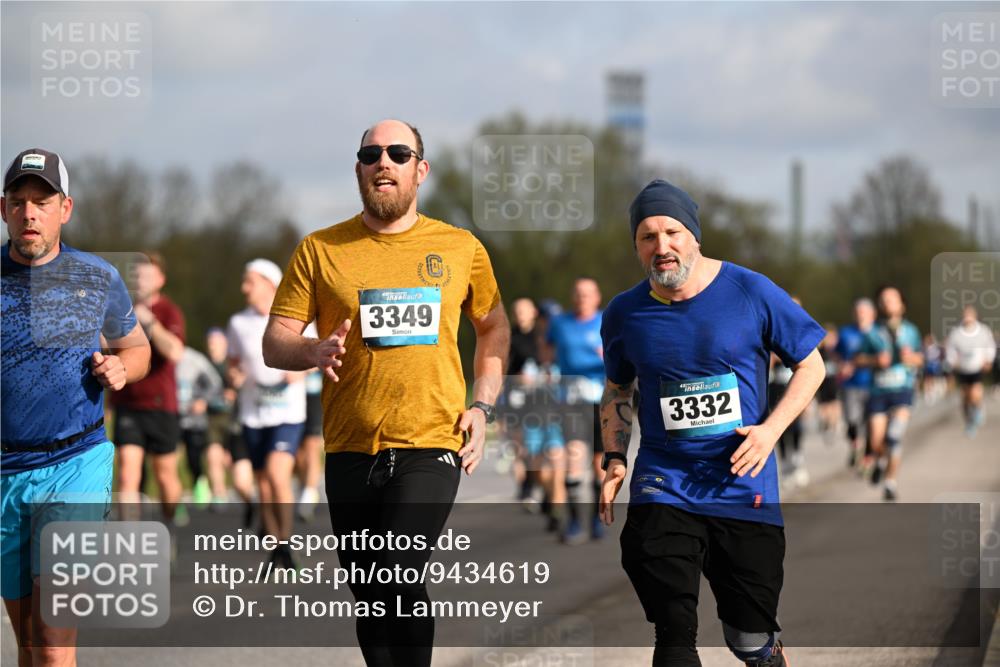 12.04.2026 - 45. Internationalen Wilhelmsburger Insellauf Dr. Thomas Lammeyer http://msf.ph/oto/9434619 12.04.2026 09:21:48 Laufen 3349, 3332 meine-sportfotos.de