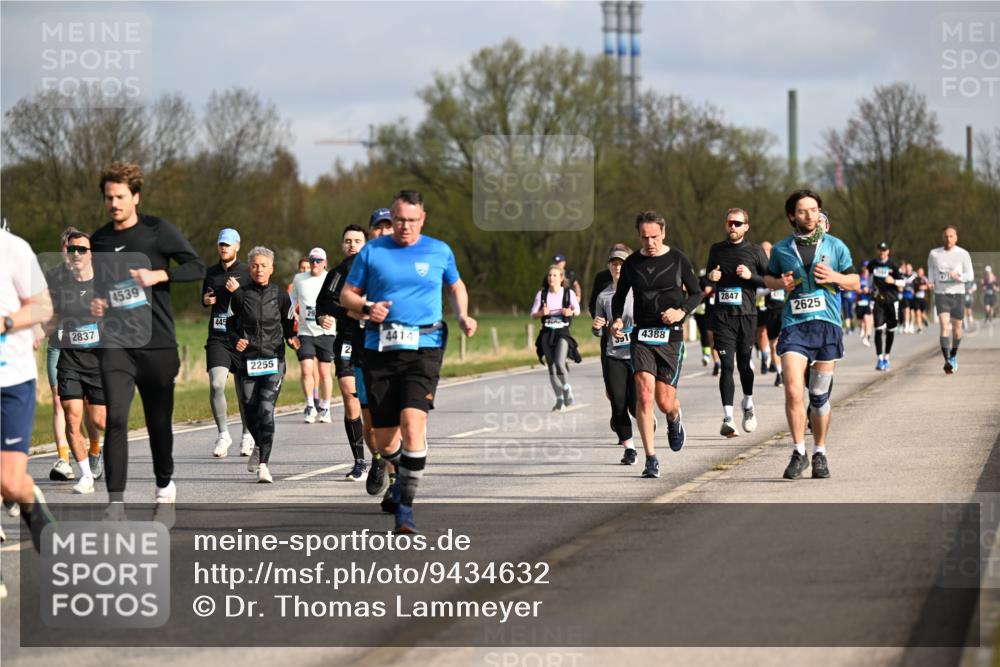 12.04.2026 - 45. Internationalen Wilhelmsburger Insellauf Dr. Thomas Lammeyer http://msf.ph/oto/9434632 12.04.2026 09:21:51 Laufen 2837, 4539, 445, 4414, 4388, 2, 2255, 2847, 2625 meine-sportfotos.de