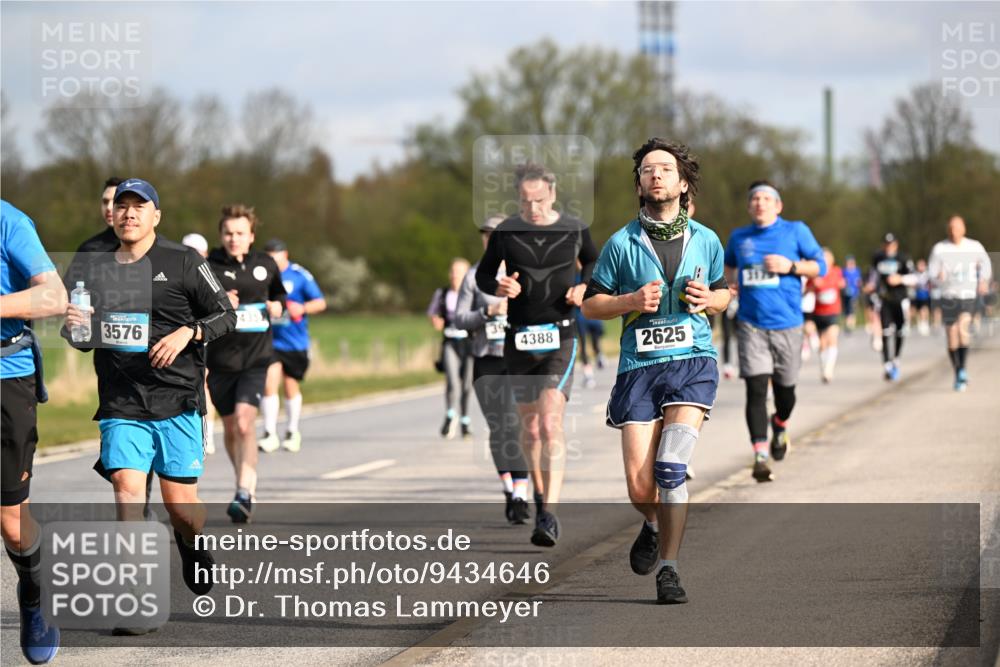 12.04.2026 - 45. Internationalen Wilhelmsburger Insellauf Dr. Thomas Lammeyer http://msf.ph/oto/9434646 12.04.2026 09:21:54 Laufen 3576, 435, 4388, 2625 meine-sportfotos.de
