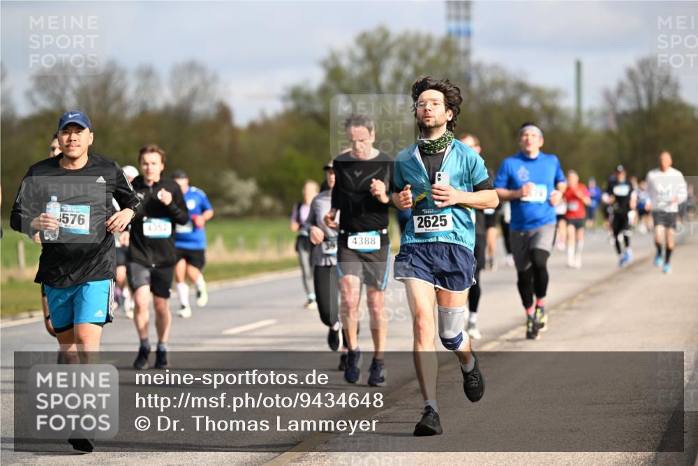 12.04.2026 - 45. Internationalen Wilhelmsburger Insellauf Dr. Thomas Lammeyer http://msf.ph/oto/9434648 12.04.2026 09:21:54 Laufen 576, 4388, 2625 meine-sportfotos.de