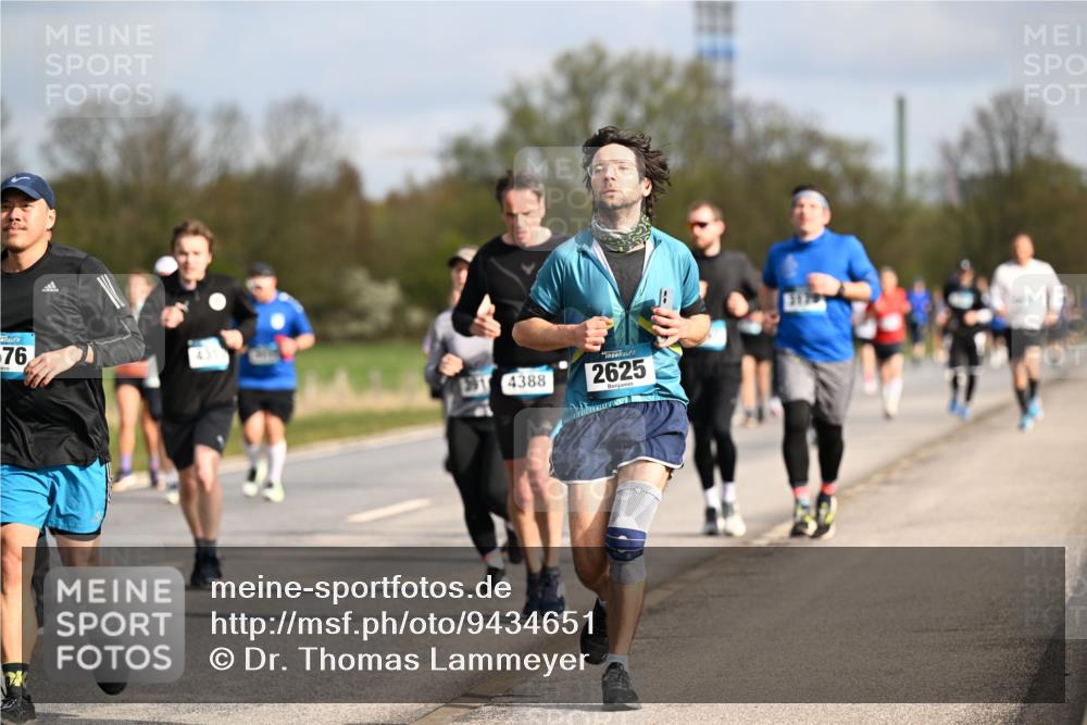 12.04.2026 - 45. Internationalen Wilhelmsburger Insellauf Dr. Thomas Lammeyer http://msf.ph/oto/9434651 12.04.2026 09:21:55 Laufen 76, 4388, 2625 meine-sportfotos.de