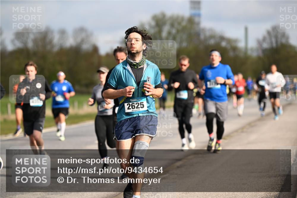 12.04.2026 - 45. Internationalen Wilhelmsburger Insellauf Dr. Thomas Lammeyer http://msf.ph/oto/9434654 12.04.2026 09:21:56 Laufen 2625 meine-sportfotos.de