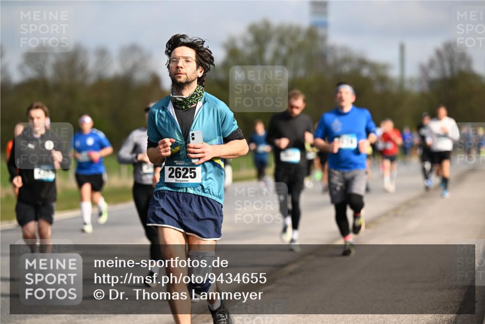 12.04.2026 - 45. Internationalen Wilhelmsburger Insellauf Dr. Thomas Lammeyer http://msf.ph/oto/9434655 12.04.2026 09:21:56 Laufen 45, 2625 meine-sportfotos.de