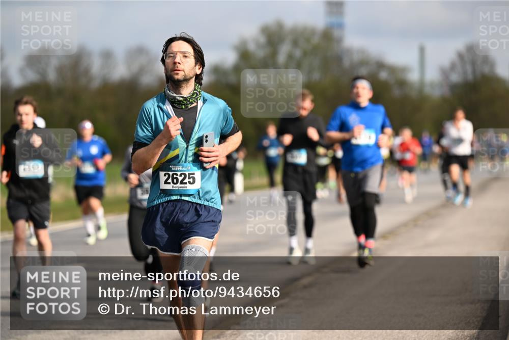 12.04.2026 - 45. Internationalen Wilhelmsburger Insellauf Dr. Thomas Lammeyer http://msf.ph/oto/9434656 12.04.2026 09:21:56 Laufen 2625 meine-sportfotos.de