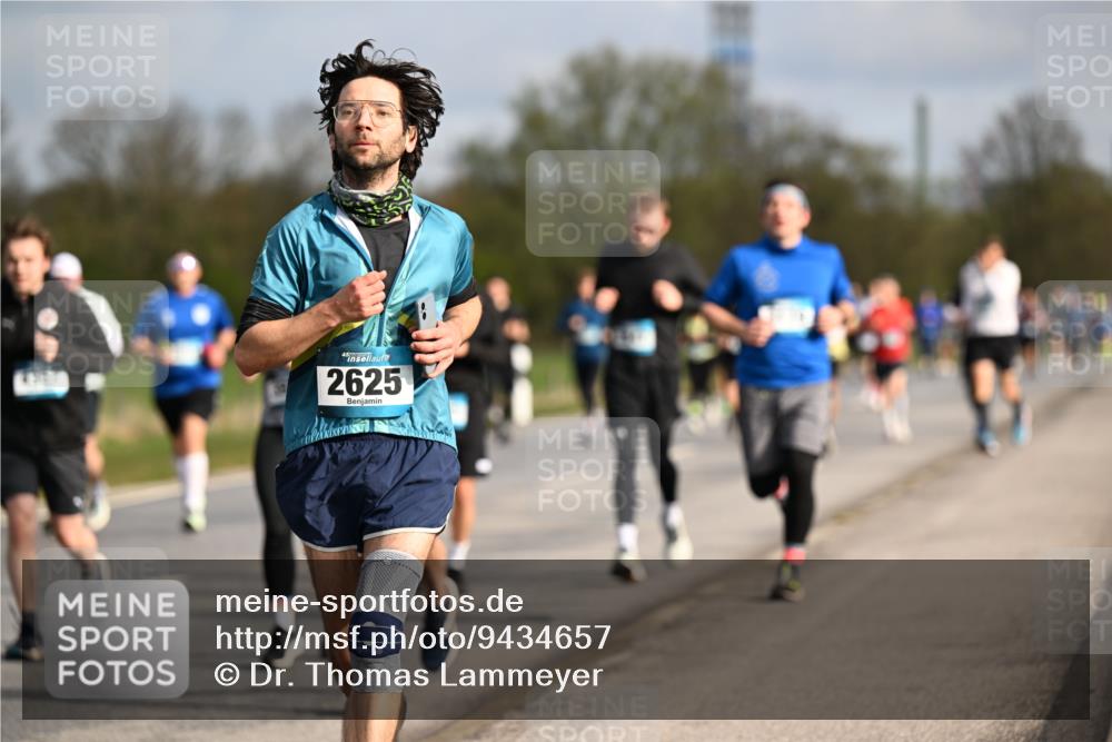 12.04.2026 - 45. Internationalen Wilhelmsburger Insellauf Dr. Thomas Lammeyer http://msf.ph/oto/9434657 12.04.2026 09:21:56 Laufen 2625 meine-sportfotos.de