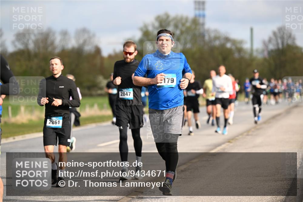 12.04.2026 - 45. Internationalen Wilhelmsburger Insellauf Dr. Thomas Lammeyer http://msf.ph/oto/9434671 12.04.2026 09:21:58 Laufen 2861, 2847, 179 meine-sportfotos.de