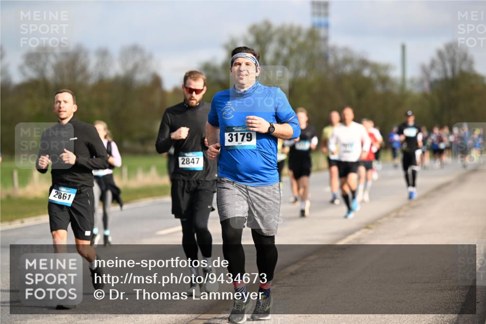 12.04.2026 - 45. Internationalen Wilhelmsburger Insellauf Dr. Thomas Lammeyer http://msf.ph/oto/9434673 12.04.2026 09:21:59 Laufen 2861, 2847, 3179 meine-sportfotos.de