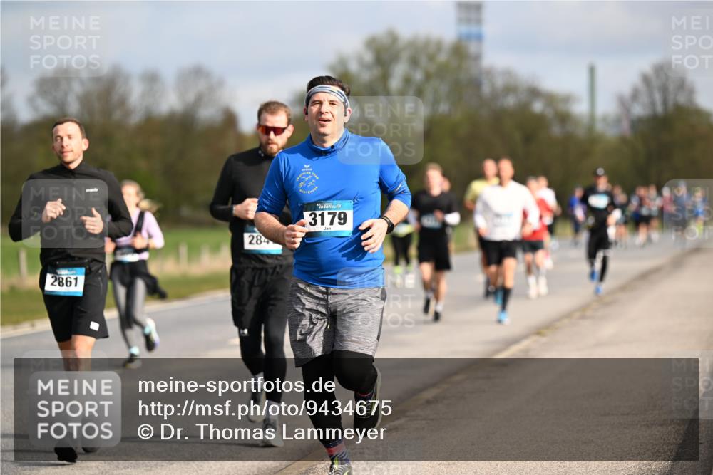 12.04.2026 - 45. Internationalen Wilhelmsburger Insellauf Dr. Thomas Lammeyer http://msf.ph/oto/9434675 12.04.2026 09:21:59 Laufen 2861, 284, 3179 meine-sportfotos.de