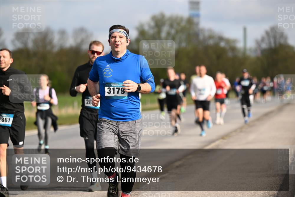12.04.2026 - 45. Internationalen Wilhelmsburger Insellauf Dr. Thomas Lammeyer http://msf.ph/oto/9434678 12.04.2026 09:21:59 Laufen 2861, 28, 3179 meine-sportfotos.de