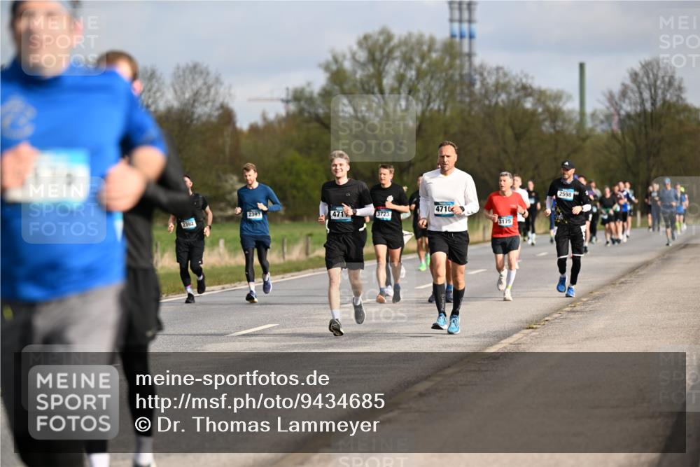 12.04.2026 - 45. Internationalen Wilhelmsburger Insellauf Dr. Thomas Lammeyer http://msf.ph/oto/9434685 12.04.2026 09:22:01 Laufen 4716, 2393, 471, 3723, 2392, 3175, 2598 meine-sportfotos.de