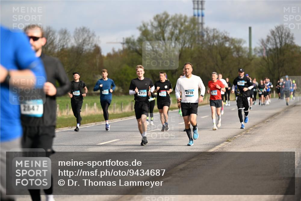 12.04.2026 - 45. Internationalen Wilhelmsburger Insellauf Dr. Thomas Lammeyer http://msf.ph/oto/9434687 12.04.2026 09:22:01 Laufen 2847, 2392, 2393, 4711, 3723, 4710, 3175, 2598 meine-sportfotos.de