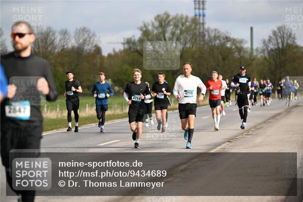 12.04.2026 - 45. Internationalen Wilhelmsburger Insellauf Dr. Thomas Lammeyer http://msf.ph/oto/9434689 12.04.2026 09:22:01 Laufen 2847, 4710, 3175, 2392, 3723, 2393, 4711, 2598 meine-sportfotos.de
