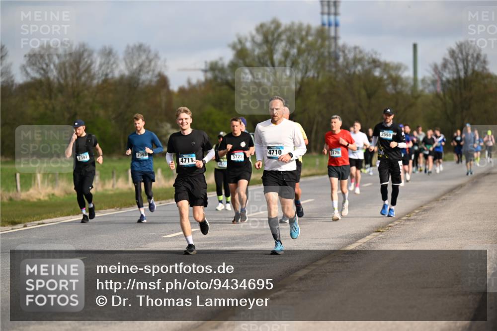 12.04.2026 - 45. Internationalen Wilhelmsburger Insellauf Dr. Thomas Lammeyer http://msf.ph/oto/9434695 12.04.2026 09:22:02 Laufen 2392, 2393, 4710, 4711, 3723, 3175, 2598 meine-sportfotos.de