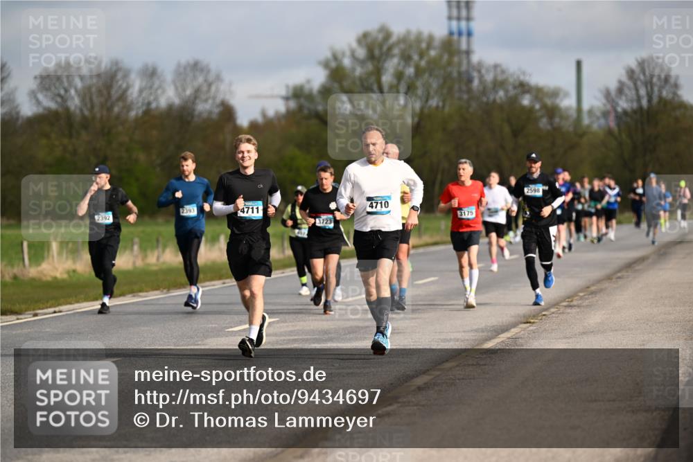 12.04.2026 - 45. Internationalen Wilhelmsburger Insellauf Dr. Thomas Lammeyer http://msf.ph/oto/9434697 12.04.2026 09:22:02 Laufen 2393, 2392, 4711, 3723, 4710, 3175, 2598 meine-sportfotos.de
