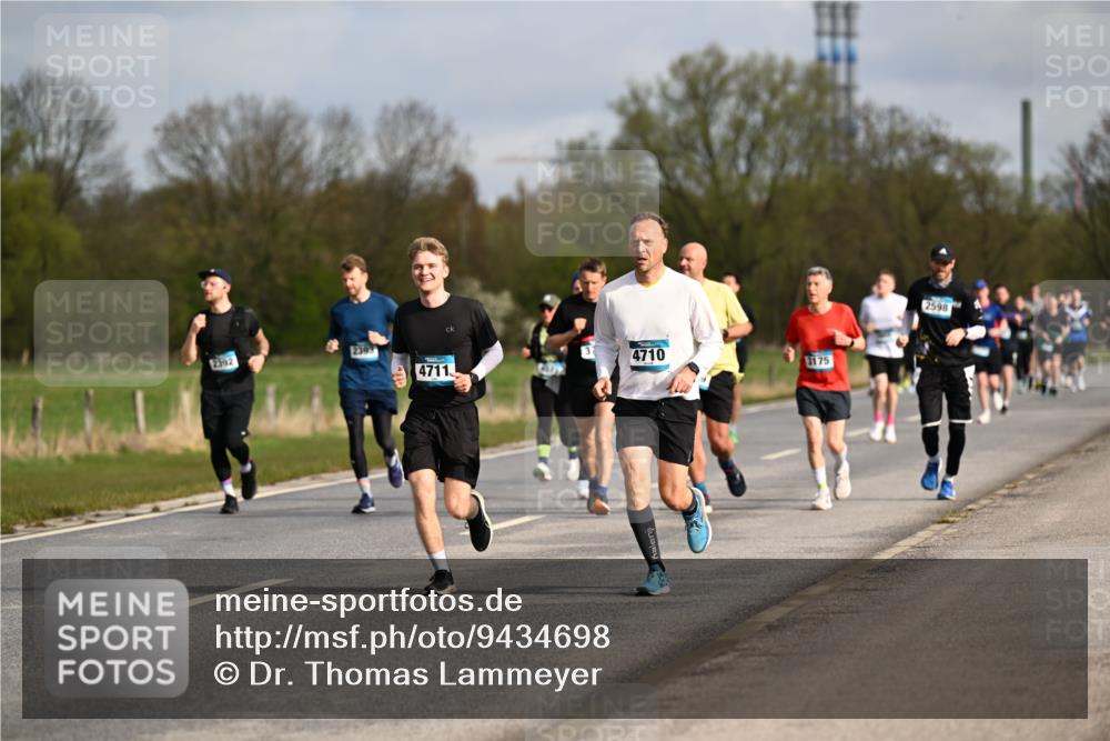 12.04.2026 - 45. Internationalen Wilhelmsburger Insellauf Dr. Thomas Lammeyer http://msf.ph/oto/9434698 12.04.2026 09:22:03 Laufen 2392, 4710, 4711, 3175, 2598 meine-sportfotos.de