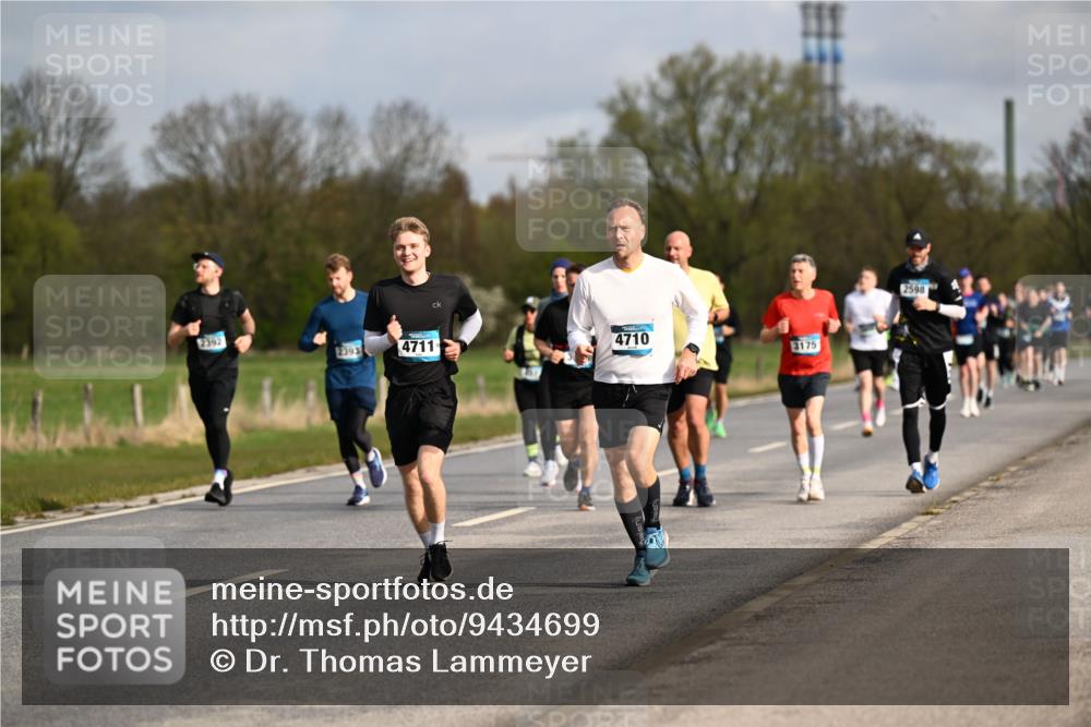 12.04.2026 - 45. Internationalen Wilhelmsburger Insellauf Dr. Thomas Lammeyer http://msf.ph/oto/9434699 12.04.2026 09:22:03 Laufen 2392, 2393, 4711, 4710, 3175, 2598 meine-sportfotos.de