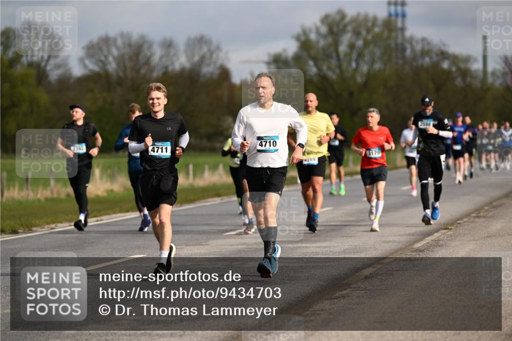 12.04.2026 - 45. Internationalen Wilhelmsburger Insellauf Dr. Thomas Lammeyer http://msf.ph/oto/9434703 12.04.2026 09:22:04 Laufen 2392, 4711, 4710, 9289, 2590 meine-sportfotos.de