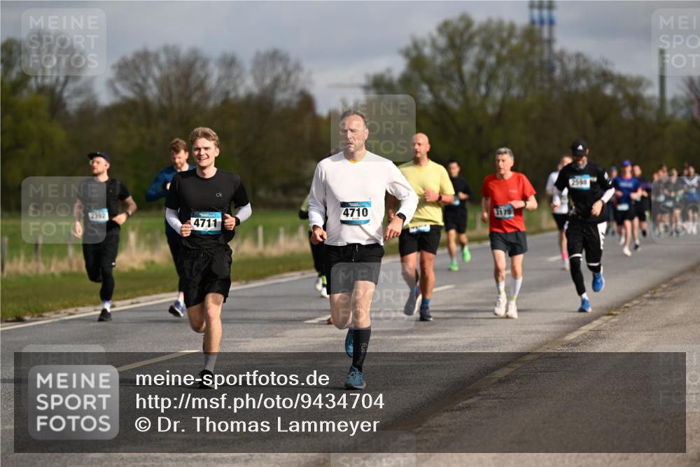 12.04.2026 - 45. Internationalen Wilhelmsburger Insellauf Dr. Thomas Lammeyer http://msf.ph/oto/9434704 12.04.2026 09:22:04 Laufen 2392, 4711, 4710, 3175, 2598 meine-sportfotos.de