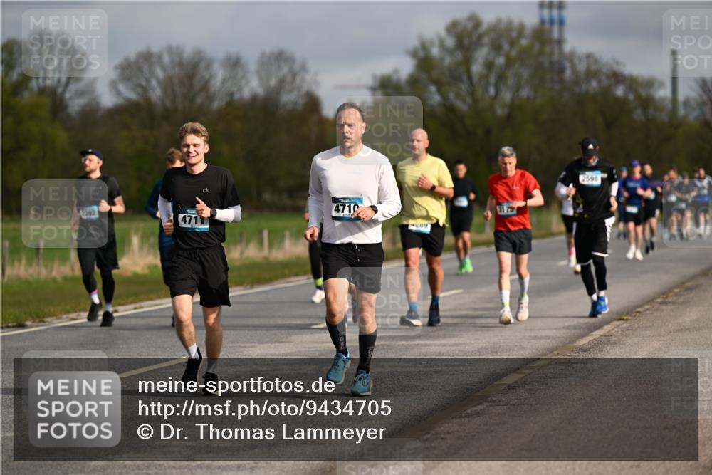 12.04.2026 - 45. Internationalen Wilhelmsburger Insellauf Dr. Thomas Lammeyer http://msf.ph/oto/9434705 12.04.2026 09:22:04 Laufen 2392, 471, 4710, 2598 meine-sportfotos.de