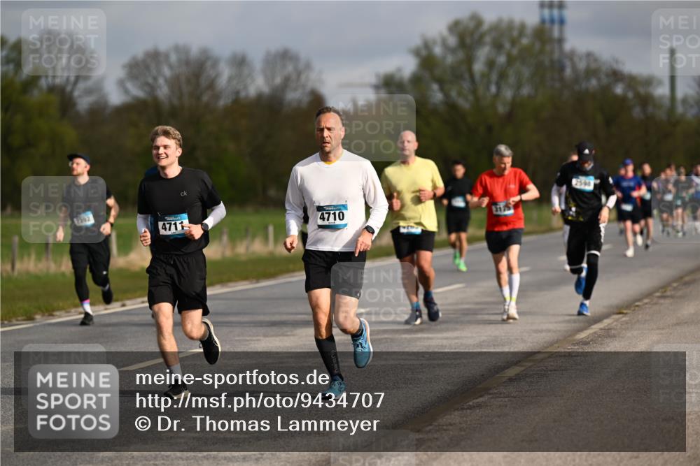 12.04.2026 - 45. Internationalen Wilhelmsburger Insellauf Dr. Thomas Lammeyer http://msf.ph/oto/9434707 12.04.2026 09:22:04 Laufen 2352, 4711, 4710, 2590 meine-sportfotos.de