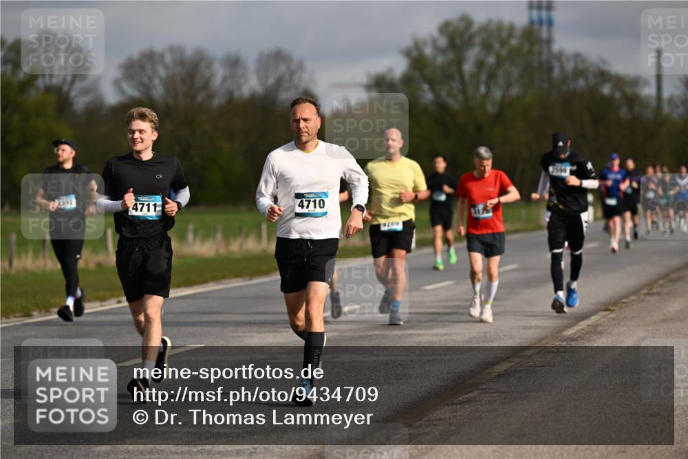 12.04.2026 - 45. Internationalen Wilhelmsburger Insellauf Dr. Thomas Lammeyer http://msf.ph/oto/9434709 12.04.2026 09:22:05 Laufen 2302, 4711, 4710 meine-sportfotos.de