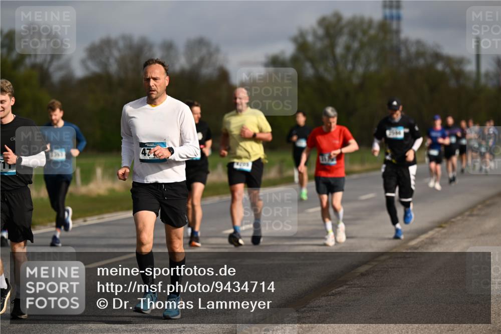 12.04.2026 - 45. Internationalen Wilhelmsburger Insellauf Dr. Thomas Lammeyer http://msf.ph/oto/9434714 12.04.2026 09:22:06 Laufen 2363, 47 meine-sportfotos.de