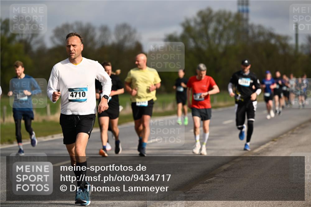 12.04.2026 - 45. Internationalen Wilhelmsburger Insellauf Dr. Thomas Lammeyer http://msf.ph/oto/9434717 12.04.2026 09:22:06 Laufen 4710 meine-sportfotos.de
