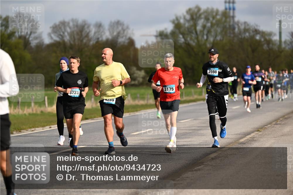 12.04.2026 - 45. Internationalen Wilhelmsburger Insellauf Dr. Thomas Lammeyer http://msf.ph/oto/9434723 12.04.2026 09:22:07 Laufen 3723, 4289, 3175, 2598 meine-sportfotos.de