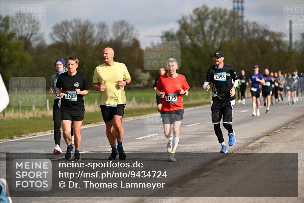 12.04.2026 - 45. Internationalen Wilhelmsburger Insellauf Dr. Thomas Lammeyer http://msf.ph/oto/9434724 12.04.2026 09:22:07 Laufen 3723, 3175, 2598 meine-sportfotos.de