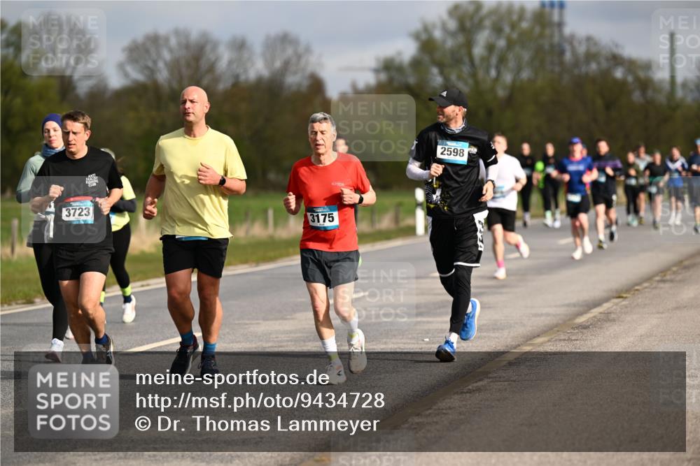 12.04.2026 - 45. Internationalen Wilhelmsburger Insellauf Dr. Thomas Lammeyer http://msf.ph/oto/9434728 12.04.2026 09:22:08 Laufen 3723, 3175, 2598 meine-sportfotos.de
