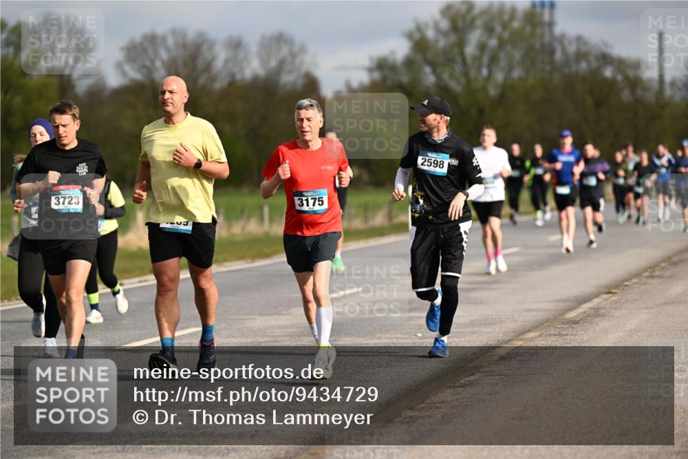 12.04.2026 - 45. Internationalen Wilhelmsburger Insellauf Dr. Thomas Lammeyer http://msf.ph/oto/9434729 12.04.2026 09:22:09 Laufen 3723, 3175, 2598 meine-sportfotos.de