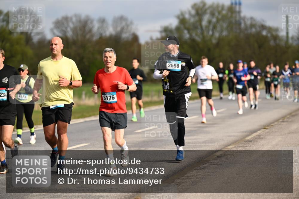 12.04.2026 - 45. Internationalen Wilhelmsburger Insellauf Dr. Thomas Lammeyer http://msf.ph/oto/9434733 12.04.2026 09:22:09 Laufen 23, 4577, 3175, 2598 meine-sportfotos.de