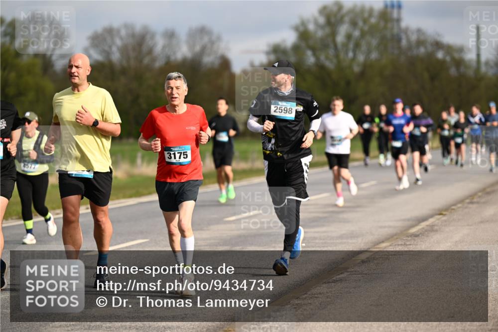 12.04.2026 - 45. Internationalen Wilhelmsburger Insellauf Dr. Thomas Lammeyer http://msf.ph/oto/9434734 12.04.2026 09:22:09 Laufen 4577, 3175, 2598 meine-sportfotos.de