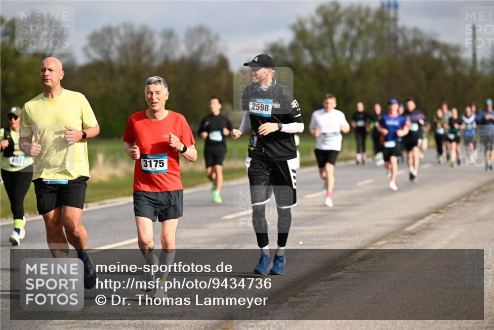 12.04.2026 - 45. Internationalen Wilhelmsburger Insellauf Dr. Thomas Lammeyer http://msf.ph/oto/9434736 12.04.2026 09:22:10 Laufen 4577, 3175, 2598 meine-sportfotos.de