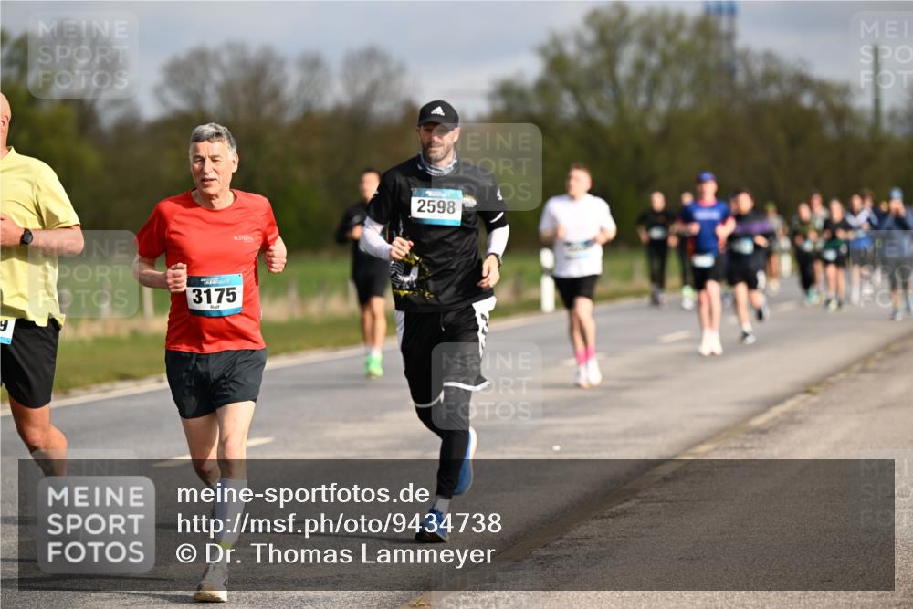 12.04.2026 - 45. Internationalen Wilhelmsburger Insellauf Dr. Thomas Lammeyer http://msf.ph/oto/9434738 12.04.2026 09:22:10 Laufen 4, 3175, 2598 meine-sportfotos.de