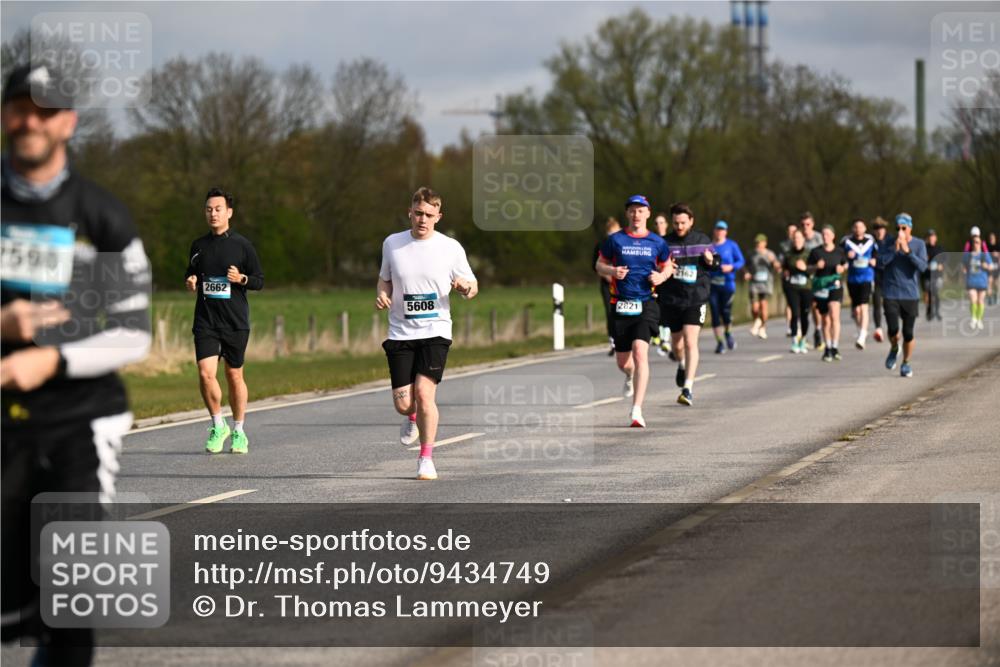 12.04.2026 - 45. Internationalen Wilhelmsburger Insellauf Dr. Thomas Lammeyer http://msf.ph/oto/9434749 12.04.2026 09:22:13 Laufen 2162, 1596, 0000, 5608, 2821 meine-sportfotos.de