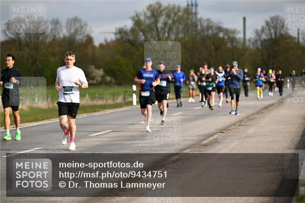 12.04.2026 - 45. Internationalen Wilhelmsburger Insellauf Dr. Thomas Lammeyer http://msf.ph/oto/9434751 12.04.2026 09:22:13 Laufen 0000, 5608, 2162, 2821 meine-sportfotos.de