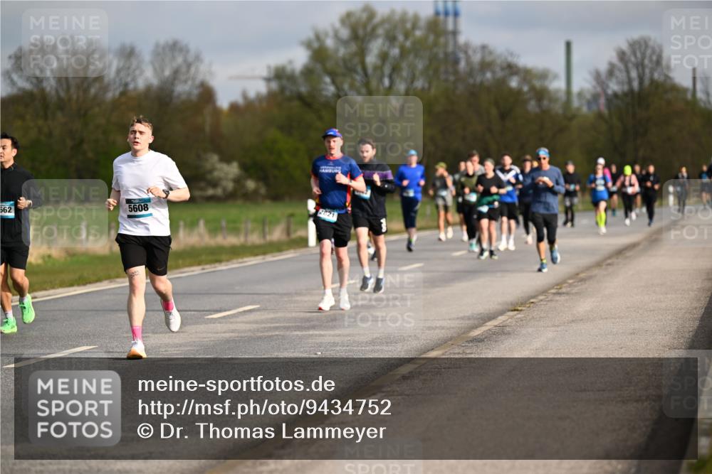 12.04.2026 - 45. Internationalen Wilhelmsburger Insellauf Dr. Thomas Lammeyer http://msf.ph/oto/9434752 12.04.2026 09:22:14 Laufen 2821, 5608, 662 meine-sportfotos.de