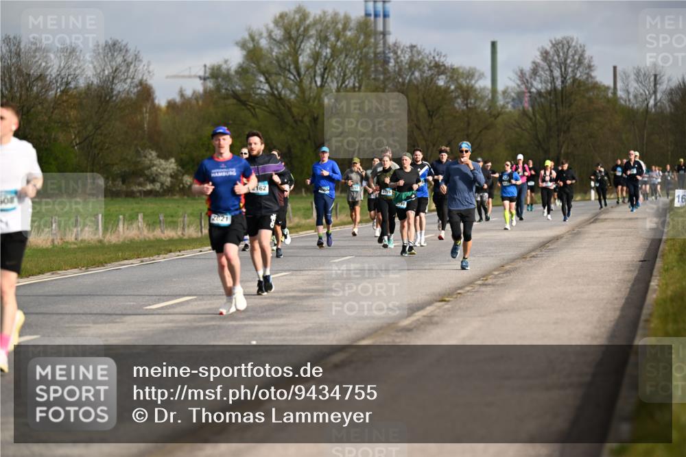 12.04.2026 - 45. Internationalen Wilhelmsburger Insellauf Dr. Thomas Lammeyer http://msf.ph/oto/9434755 12.04.2026 09:22:15 Laufen 2821, 162, 3257, 16, 791 meine-sportfotos.de