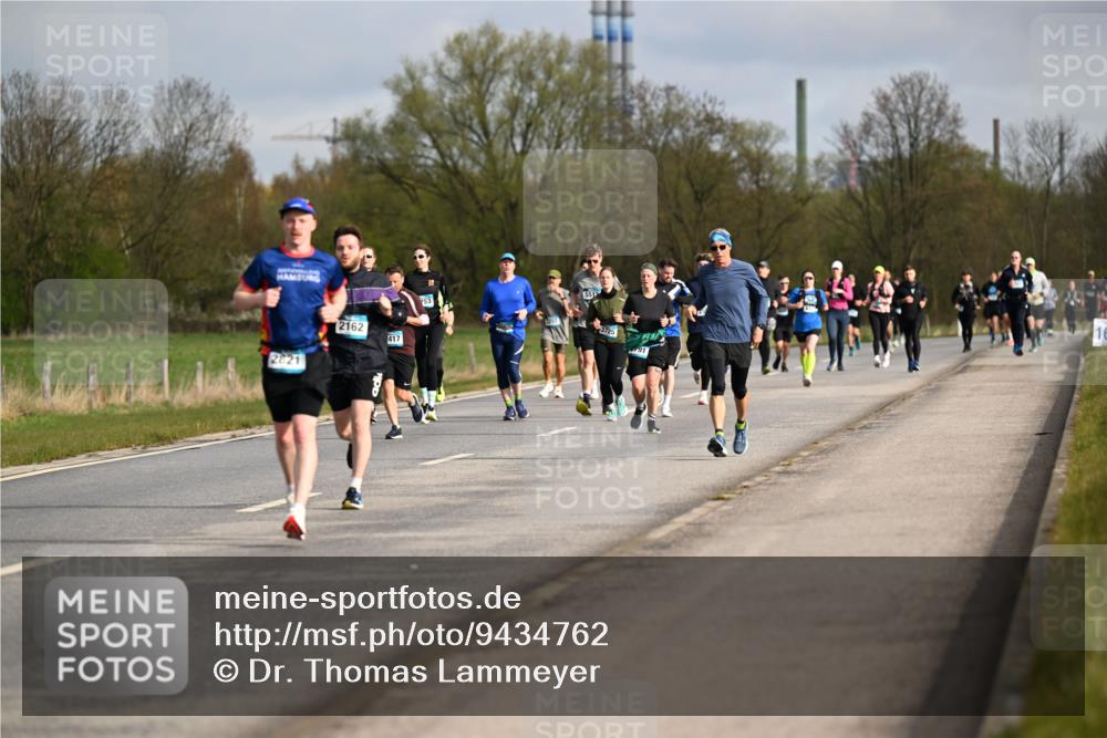 12.04.2026 - 45. Internationalen Wilhelmsburger Insellauf Dr. Thomas Lammeyer http://msf.ph/oto/9434762 12.04.2026 09:22:16 Laufen 2821, 2162, 417, 753, 55, 3725, 16 meine-sportfotos.de