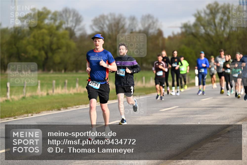 12.04.2026 - 45. Internationalen Wilhelmsburger Insellauf Dr. Thomas Lammeyer http://msf.ph/oto/9434772 12.04.2026 09:22:18 Laufen 2821, 2162 meine-sportfotos.de
