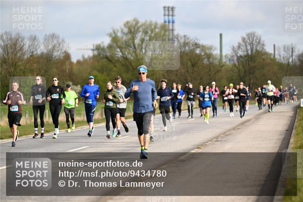 12.04.2026 - 45. Internationalen Wilhelmsburger Insellauf Dr. Thomas Lammeyer http://msf.ph/oto/9434780 12.04.2026 09:22:20 Laufen 2417, 3754, 3753, 3725, 255 meine-sportfotos.de