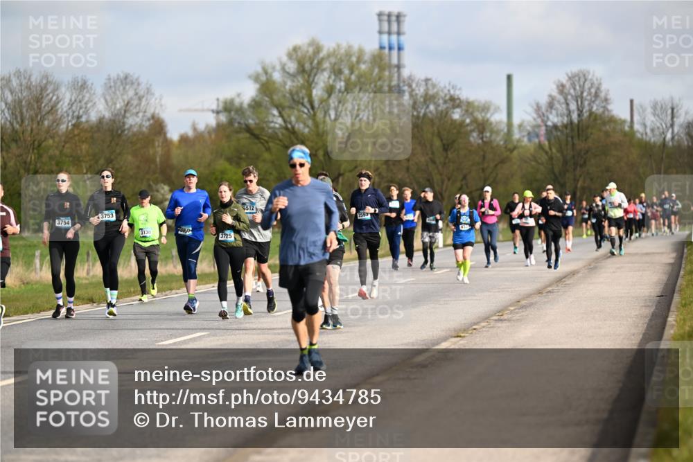 12.04.2026 - 45. Internationalen Wilhelmsburger Insellauf Dr. Thomas Lammeyer http://msf.ph/oto/9434785 12.04.2026 09:22:21 Laufen 28, 3754, 3753, 3130, 3725, 5512, 2553 meine-sportfotos.de