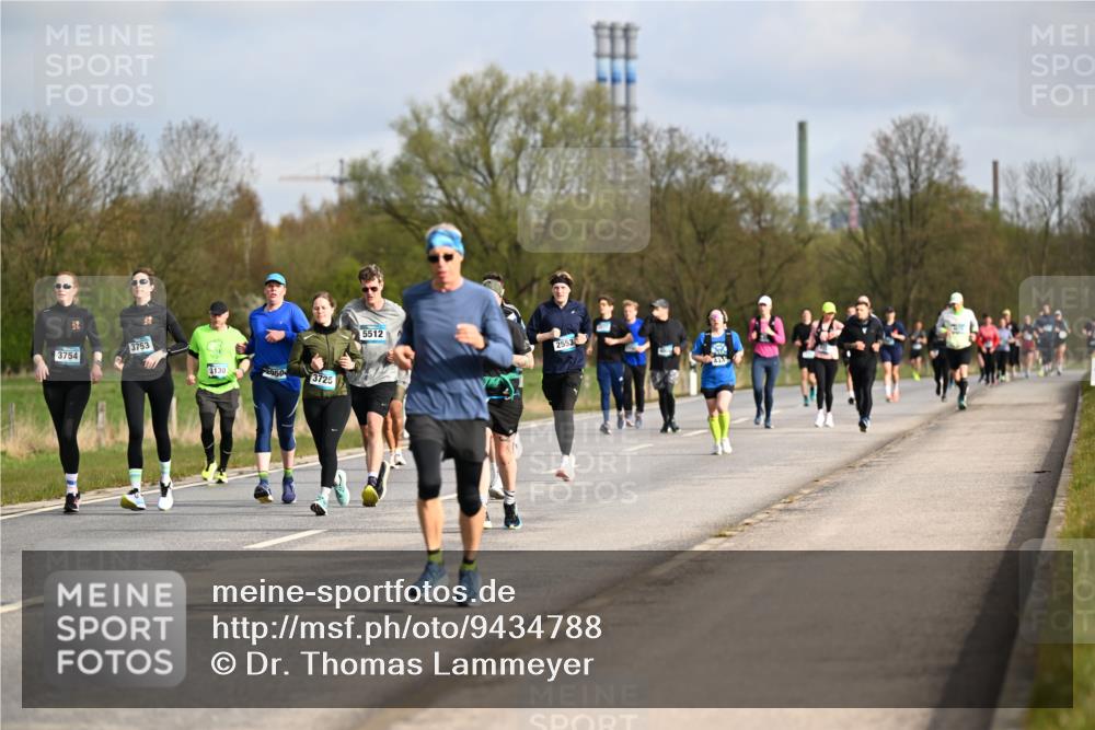 12.04.2026 - 45. Internationalen Wilhelmsburger Insellauf Dr. Thomas Lammeyer http://msf.ph/oto/9434788 12.04.2026 09:22:21 Laufen 38, 3754, 3753, 2050, 3725, 5512, 2553 meine-sportfotos.de