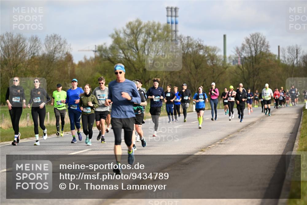 12.04.2026 - 45. Internationalen Wilhelmsburger Insellauf Dr. Thomas Lammeyer http://msf.ph/oto/9434789 12.04.2026 09:22:21 Laufen 38, 3754, 3753, 3130, 2050, 3725, 5512, 2553 meine-sportfotos.de